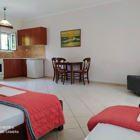 Aparthotel Oasis Exclusive Parga Zimmer foto